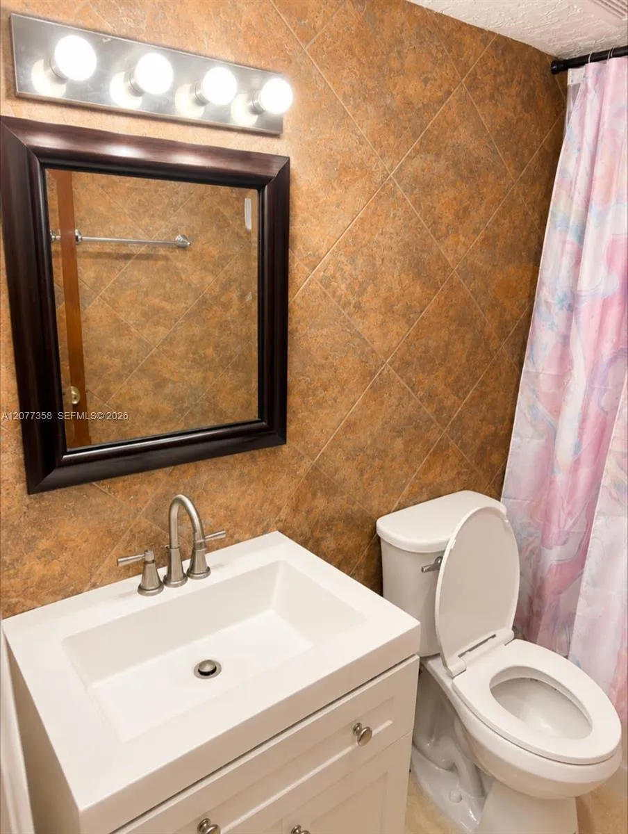 528 Meridian Ave #202A Miami Beach, FL 33139