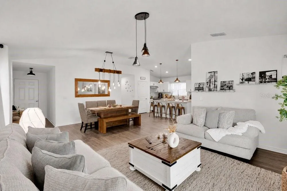 1084 PAPAYA CIRCLE Davenport, FL 33897