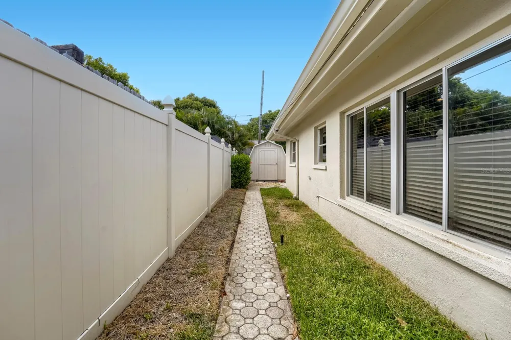 13931 DOMINICA DRIVE Seminole, FL 33776