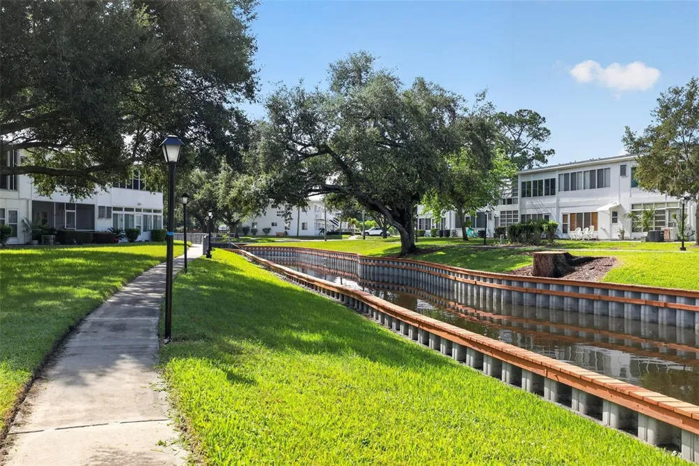 8320 112TH STREET #208 Seminole, FL 33772