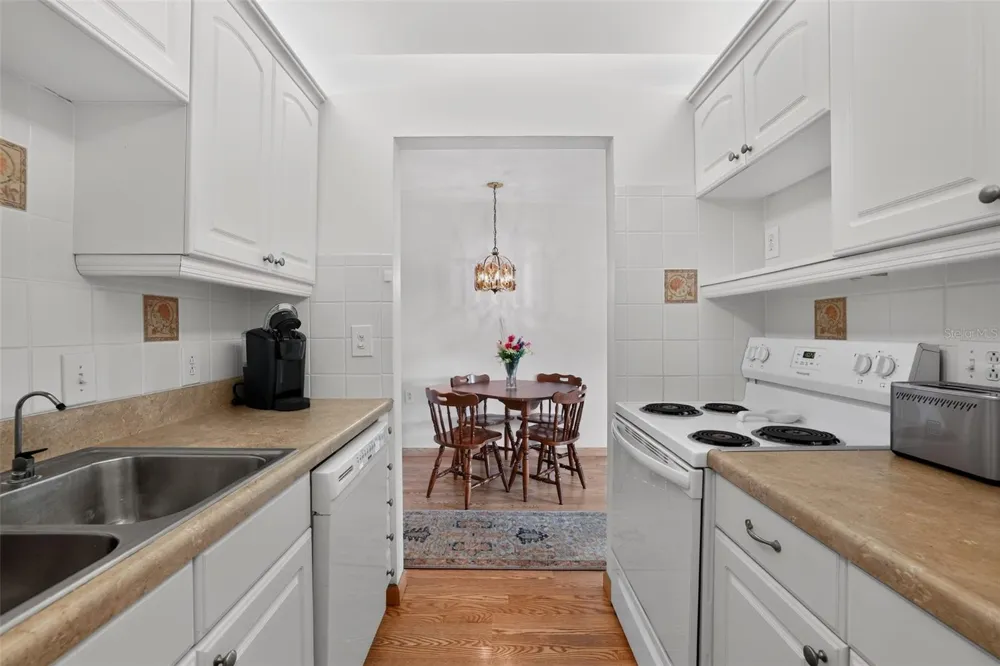 8320 112TH STREET #208 Seminole, FL 33772