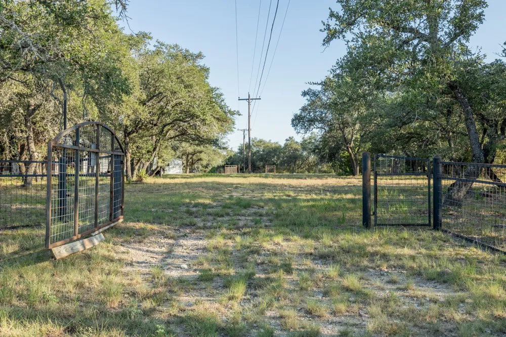 140 Mountain Loop Drive Johnson City, TX 78636