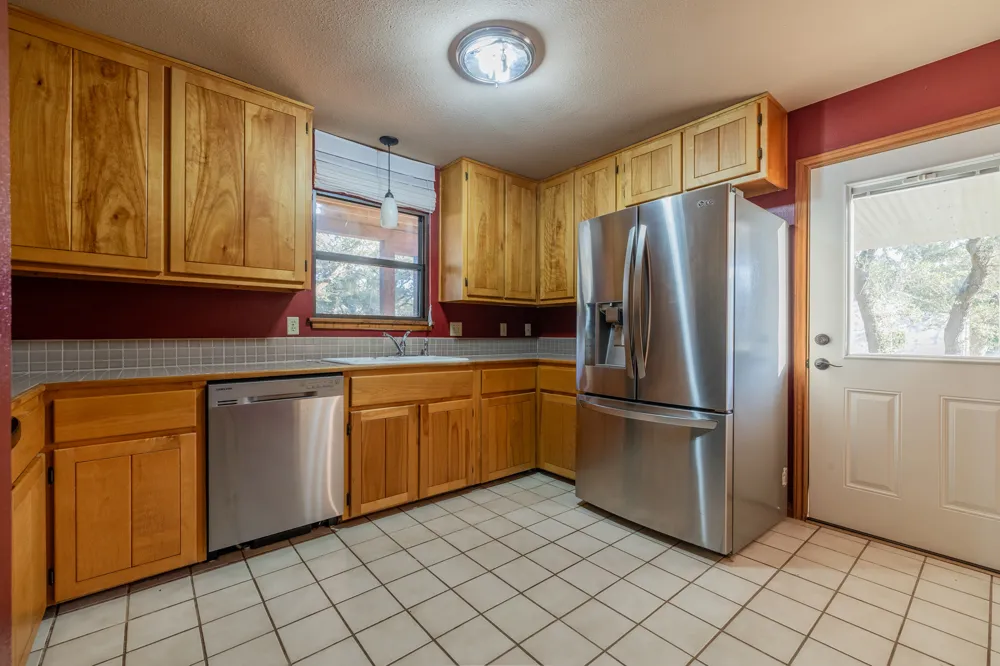 140 Mountain Loop Drive Johnson City, TX 78636