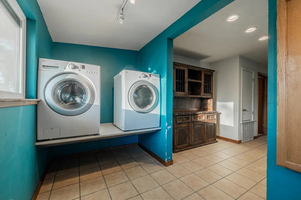 140 Mountain Loop Drive Johnson City, TX 78636