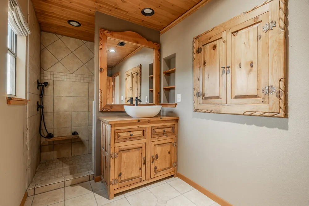 140 Mountain Loop Drive Johnson City, TX 78636