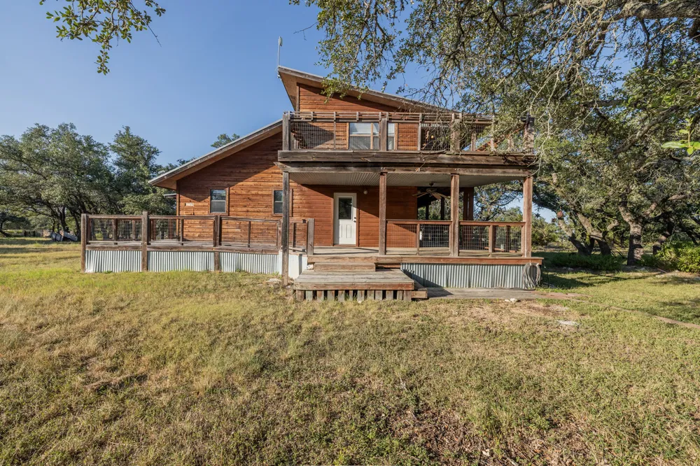 140 Mountain Loop Drive Johnson City, TX 78636