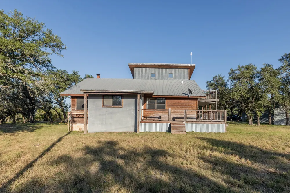 140 Mountain Loop Drive Johnson City, TX 78636