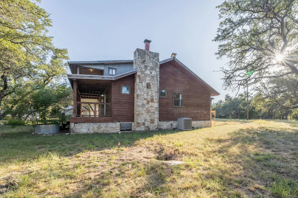 140 Mountain Loop Drive Johnson City, TX 78636