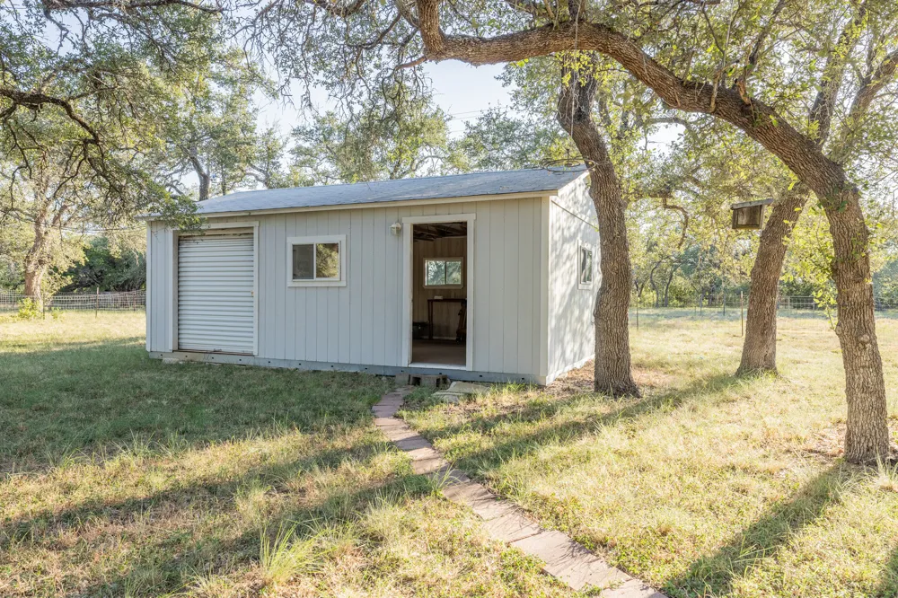 140 Mountain Loop Drive Johnson City, TX 78636