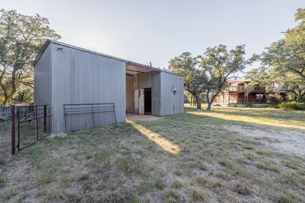 140 Mountain Loop Drive Johnson City, TX 78636