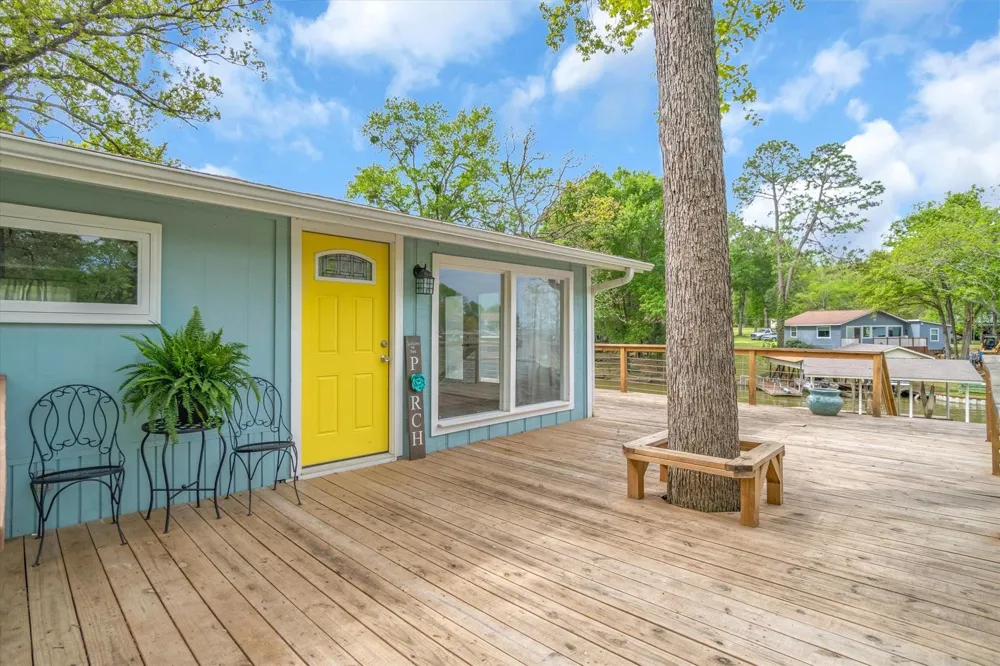 230 Shady Shores Drive Mabank, TX 75156