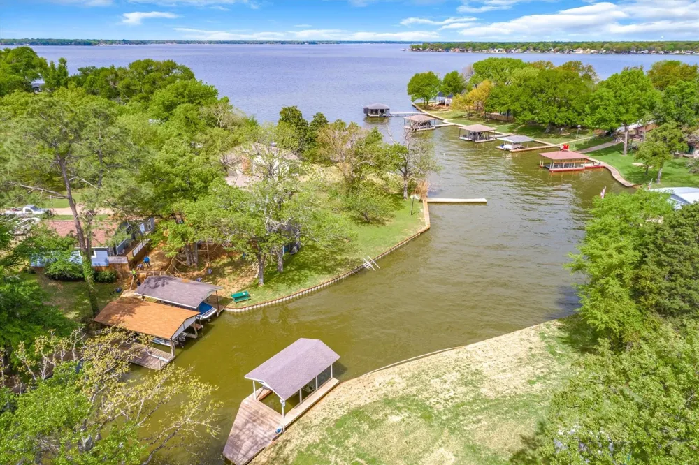 230 Shady Shores Drive Mabank, TX 75156