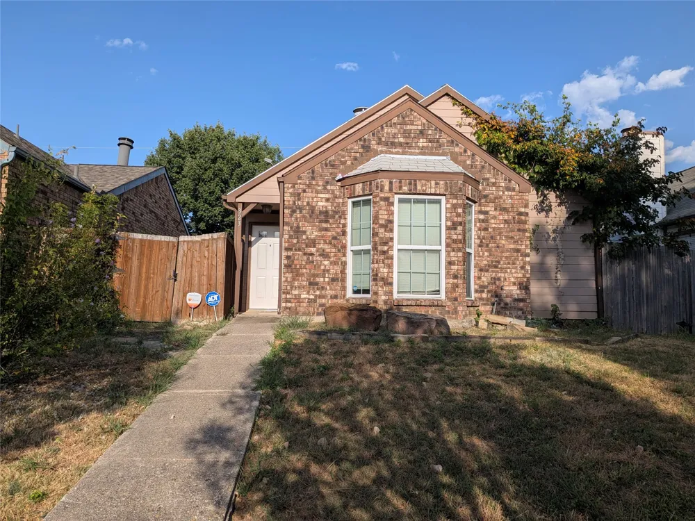 323 Teakwood Lane Lewisville, TX 75067