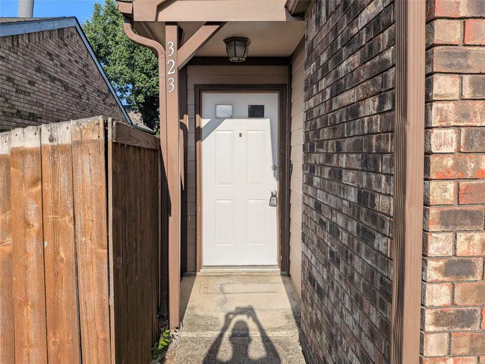 323 Teakwood Lane Lewisville, TX 75067