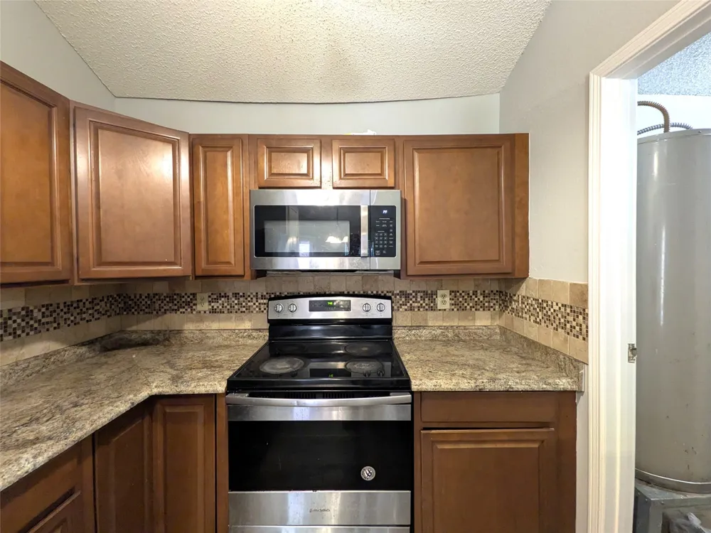 323 Teakwood Lane Lewisville, TX 75067