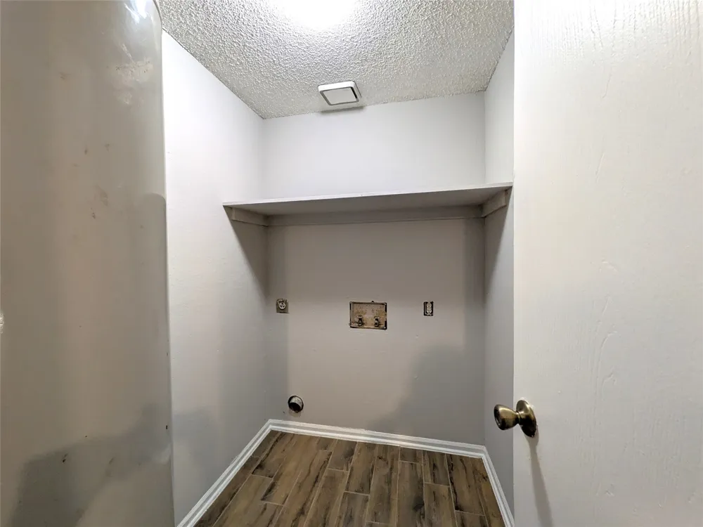323 Teakwood Lane Lewisville, TX 75067