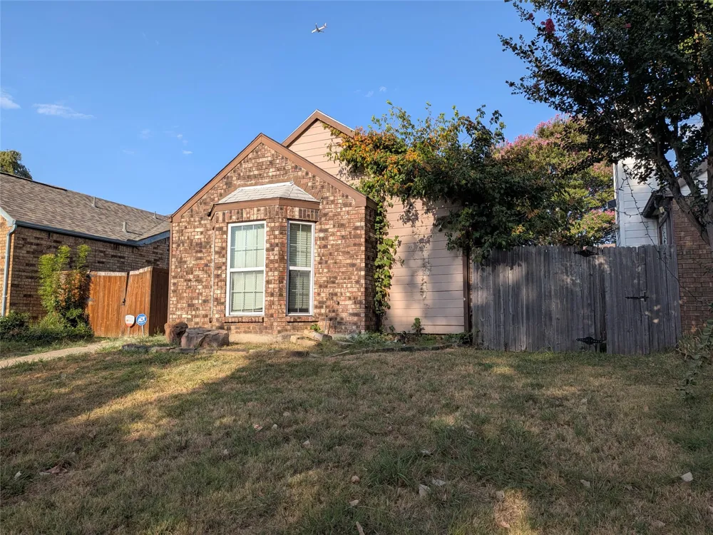 323 Teakwood Lane Lewisville, TX 75067