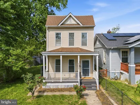 3009 8TH STREET SE