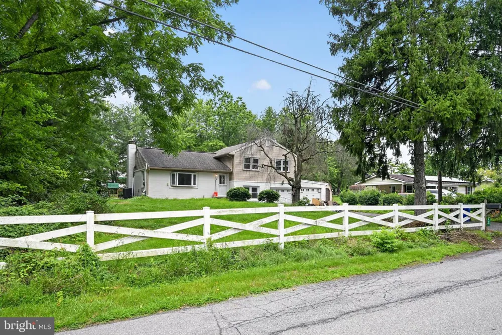12 LETORT DRIVE Carlisle, PA 17013