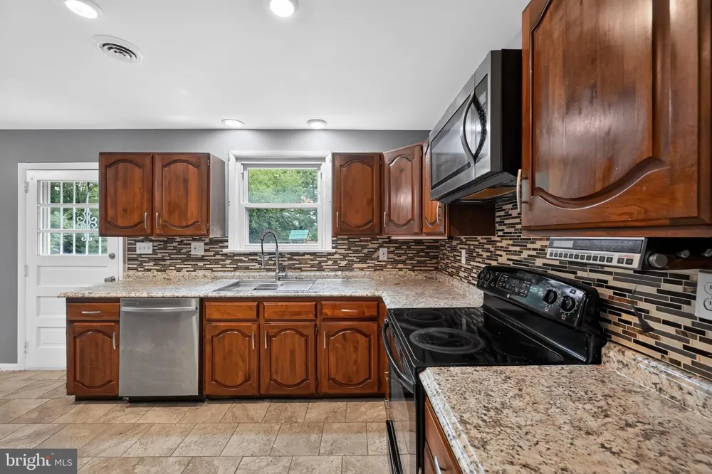 12 LETORT DRIVE Carlisle, PA 17013