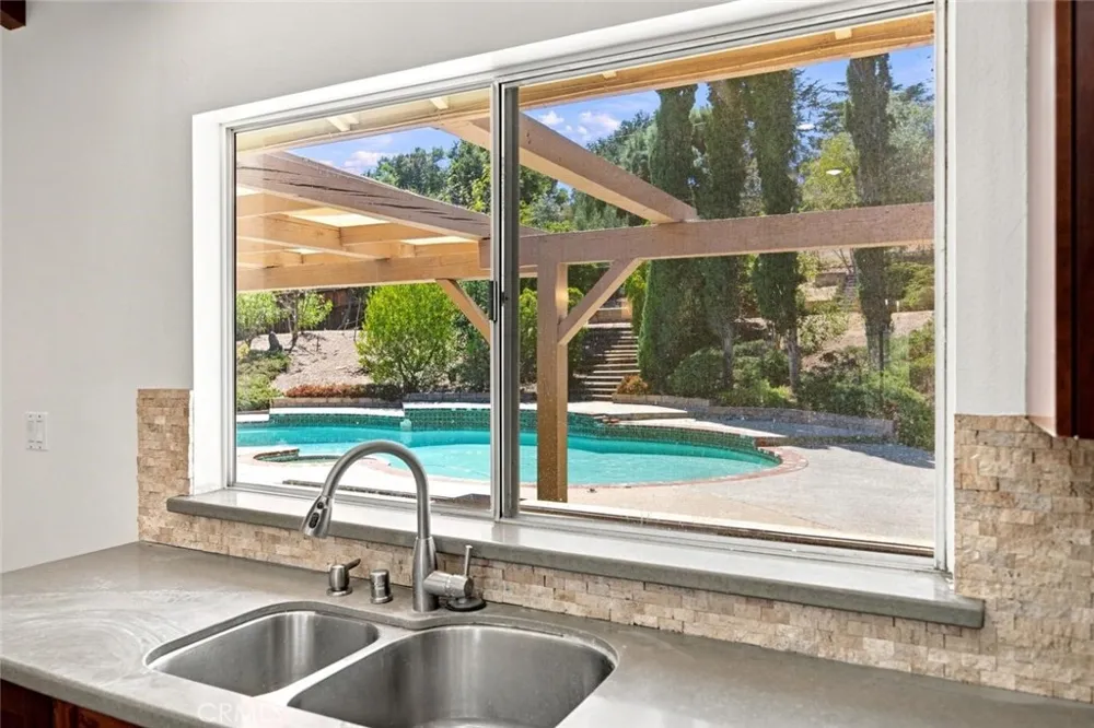 1075 Calle Las Trancas Thousand Oaks, CA 91360