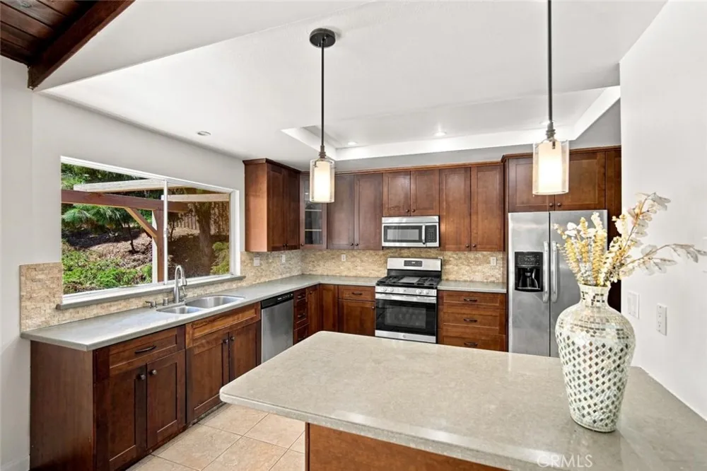 1075 Calle Las Trancas Thousand Oaks, CA 91360