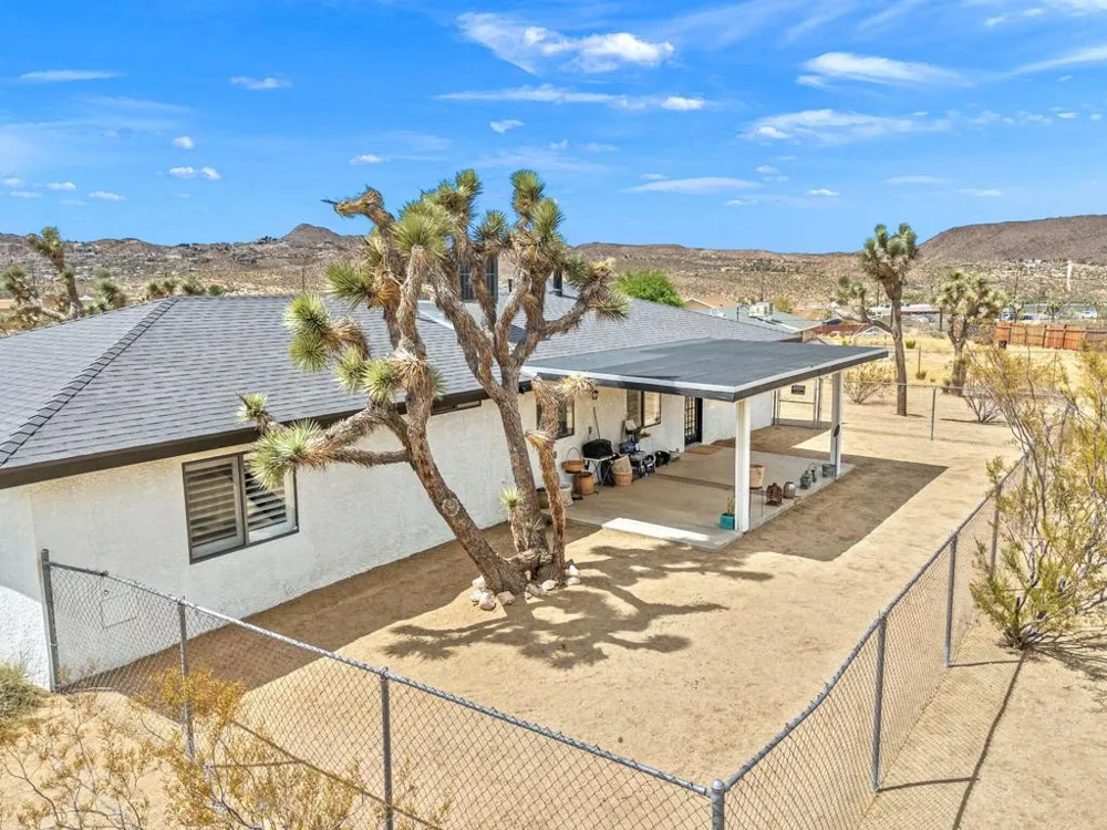 6829 Palisade Way Yucca Valley, CA 92284