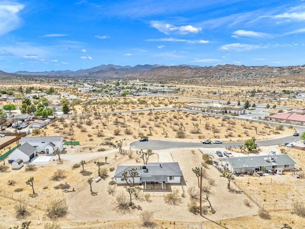 6829 Palisade Way Yucca Valley, CA 92284