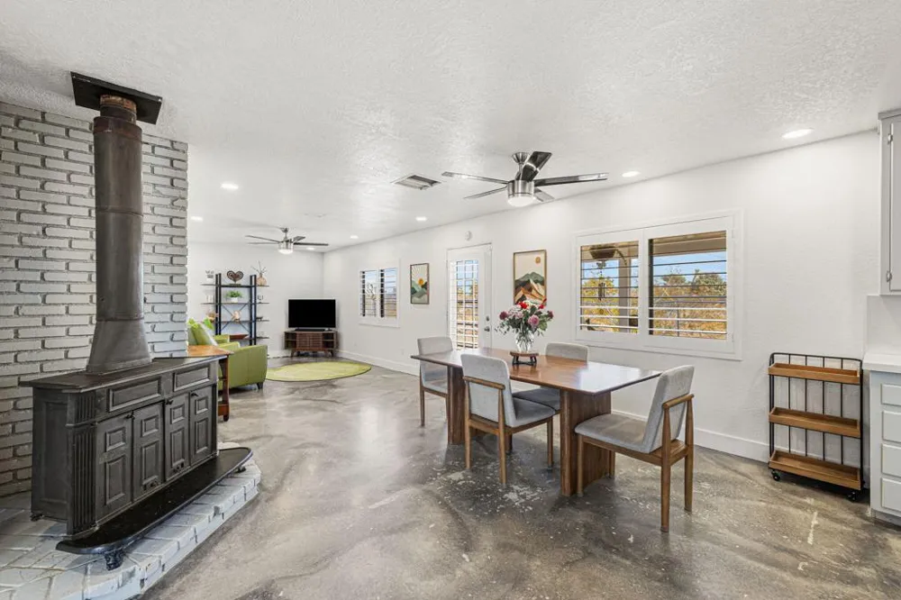 6829 Palisade Way Yucca Valley, CA 92284