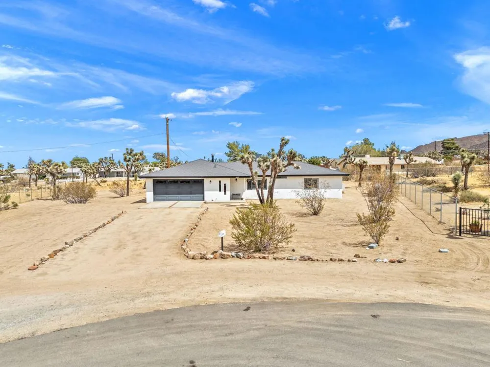 6829 Palisade Way Yucca Valley, CA 92284