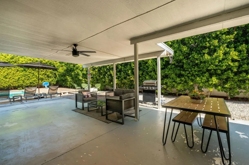 3772 E Camino Parocela Palm Springs, CA 92264