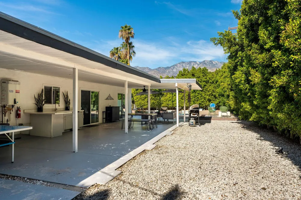 3772 E Camino Parocela Palm Springs, CA 92264