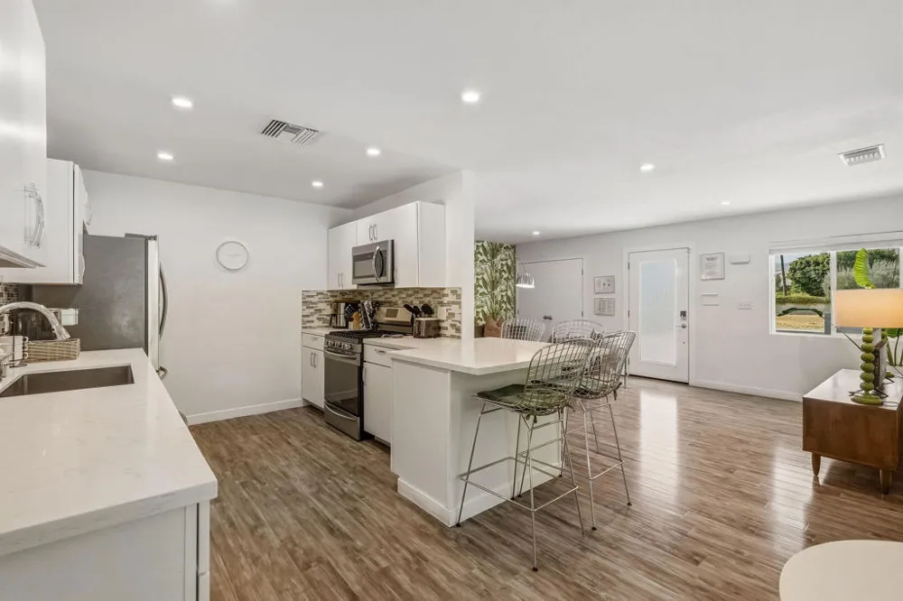 3772 E Camino Parocela Palm Springs, CA 92264