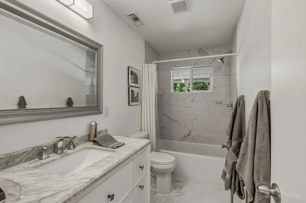 3772 E Camino Parocela Palm Springs, CA 92264