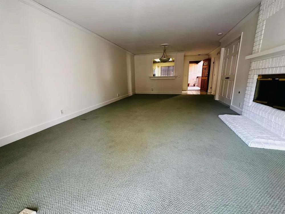 8870 Villa La Jolla Drive #213 San Diego, CA 92037