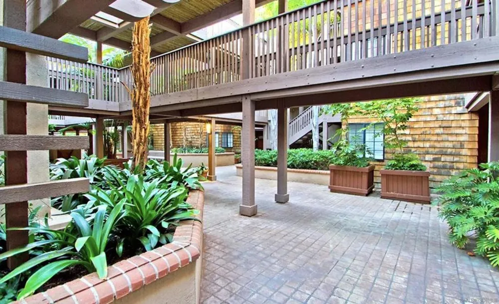 8870 Villa La Jolla Drive #213 San Diego, CA 92037