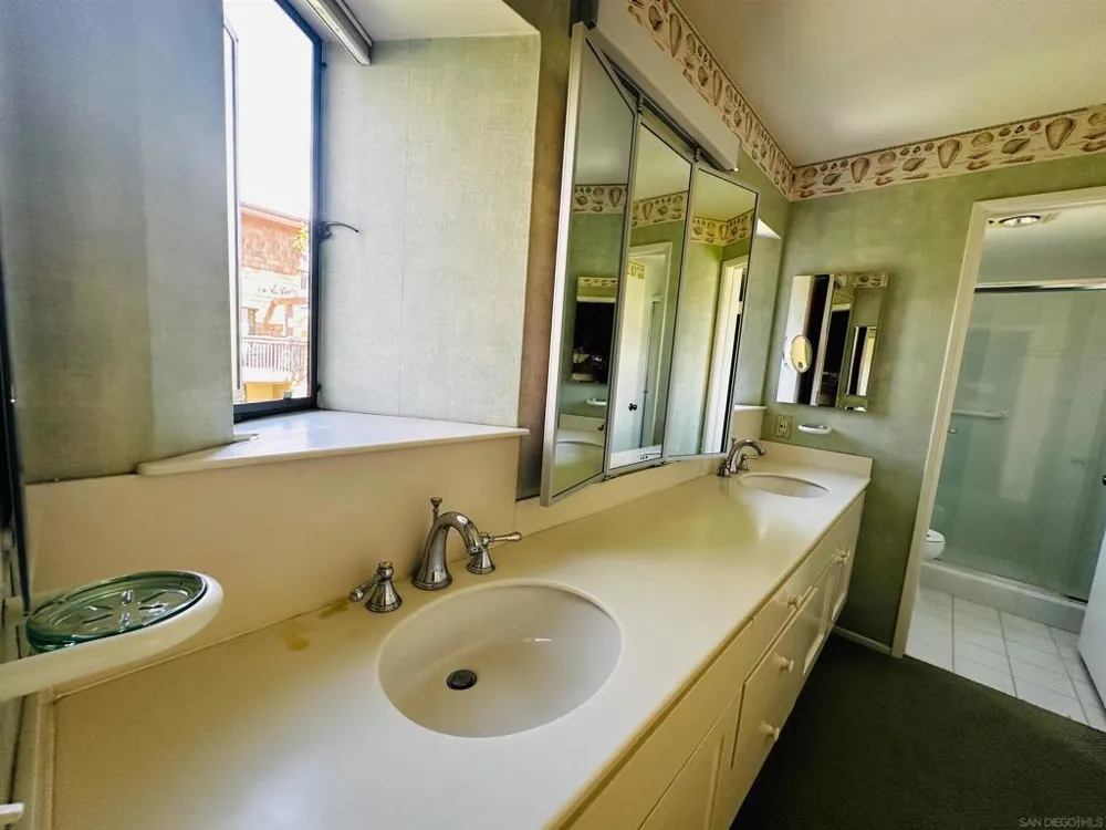 8870 Villa La Jolla Drive #213 San Diego, CA 92037