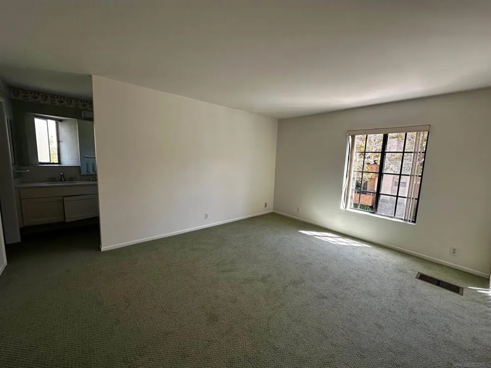 8870 Villa La Jolla Drive #213 San Diego, CA 92037