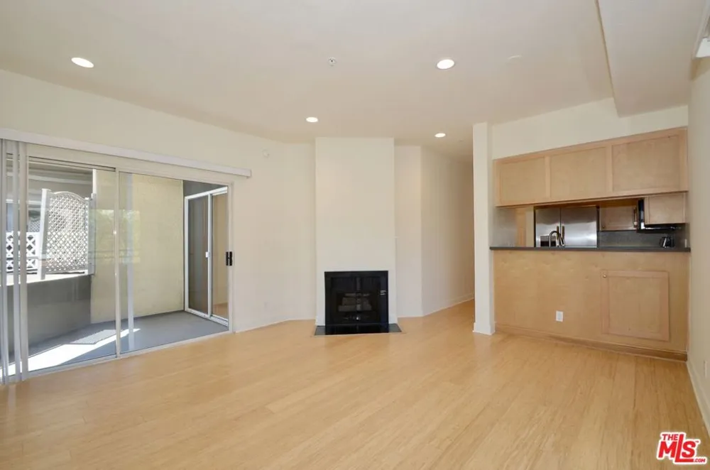 1348 Sierra Bonita Avenue Los Angeles, CA 90046