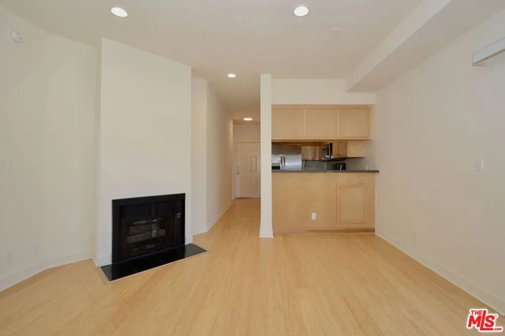 1348 Sierra Bonita Avenue Los Angeles, CA 90046