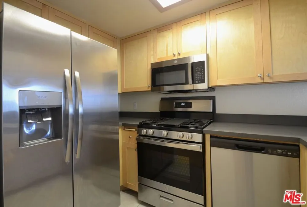 1348 Sierra Bonita Avenue Los Angeles, CA 90046