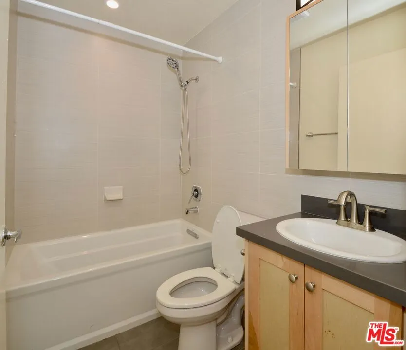 1348 Sierra Bonita Avenue Los Angeles, CA 90046
