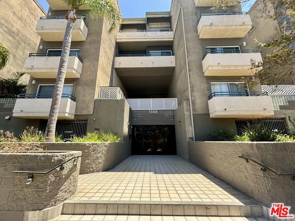 1348 Sierra Bonita Avenue Los Angeles, CA 90046