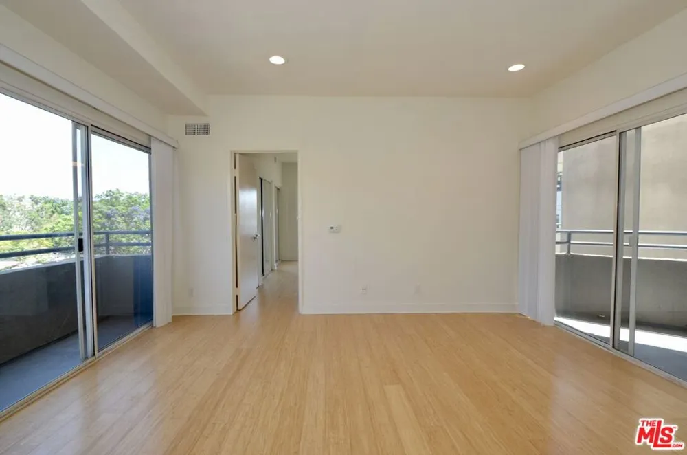 1348 Sierra Bonita Avenue Los Angeles, CA 90046