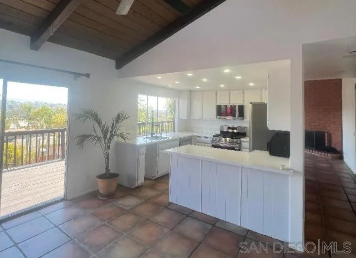 624 Schafer Place Escondido, CA 92025