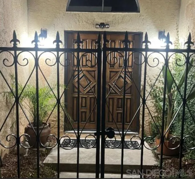 624 Schafer Place Escondido, CA 92025