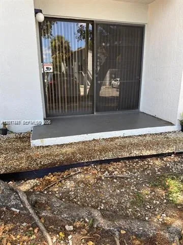 7235 NW 179th St #101 Hialeah, FL 33015