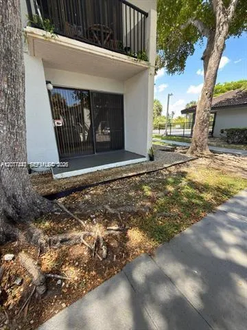 7235 NW 179th St #101 Hialeah, FL 33015