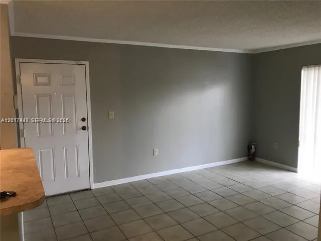 7235 NW 179th St #101 Hialeah, FL 33015