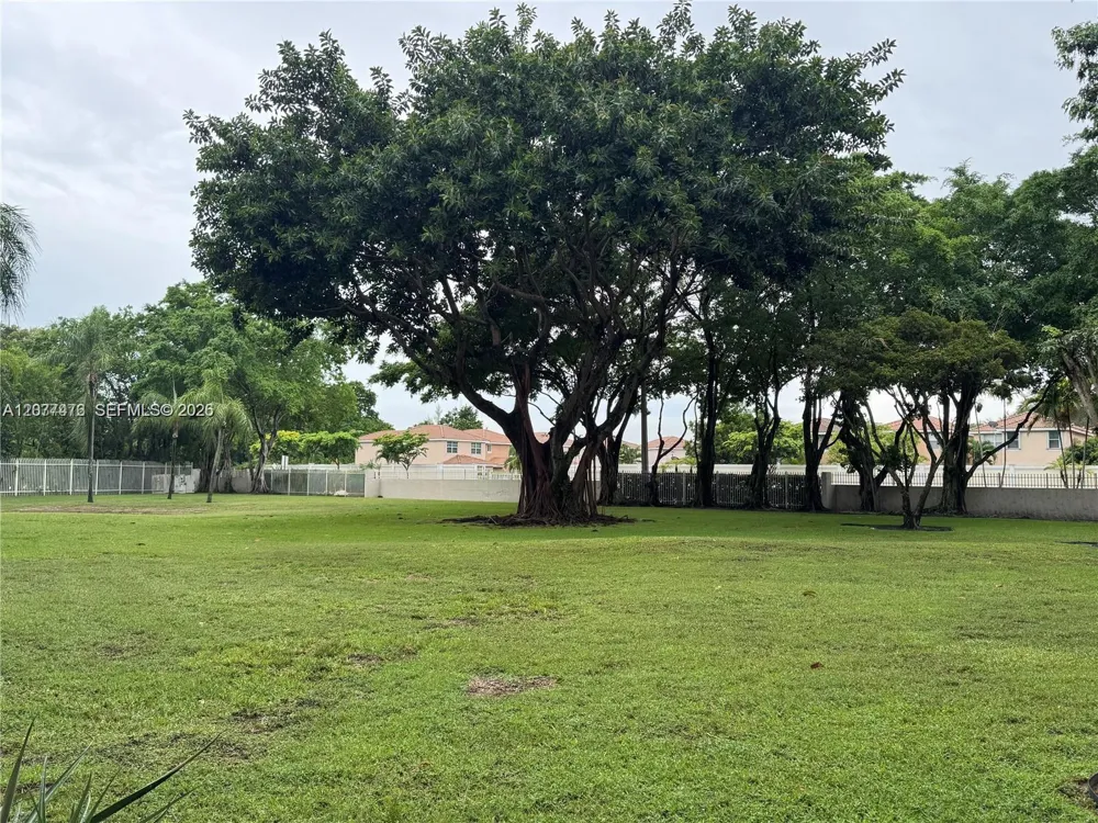 3910 Inverrary Blvd #603-B Lauderhill, FL 33319
